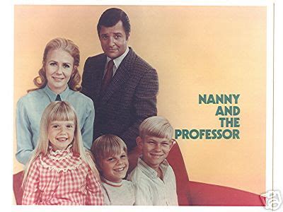  Nanny and the Professor: Un classico della sitcom anni '70 che mescola fantascienza e umorismo stravagante!