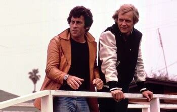  Starsky e Hutch: Un Duo Inarrestabile Tra Azione, Ironia e Mustang Blu!